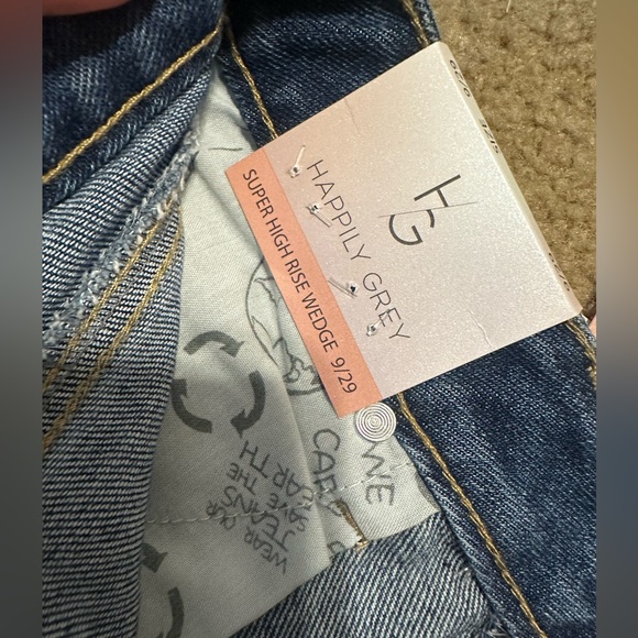 NWT Happily Grey Super High Rise Jean Shorts - Picture 6 of 8